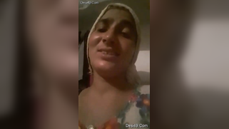 Farmer's Desi wife reveals breasts in the amateur XXX video | XXX Video on AllSex.XXX