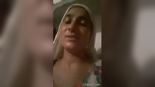 Farmer's Desi wife reveals breasts in the amateur XXX video | XXX Video on AllSex.XXX