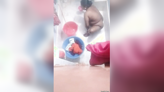 Pervert knows how to film the Desi landlady without being caught | XXX Video on AllSex.XXX