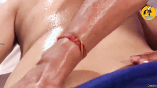 Oil massage is supposed to help the naked Indian woman relax | XXX Video on AllSex.XXX