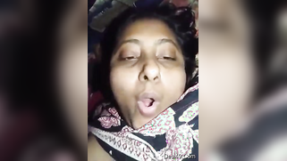 Indian isn't a porn actress still men like to watch her XXX videos