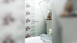 Desi female makes bathing more thrilling filming it on the camera | XXX Video on AllSex.XXX