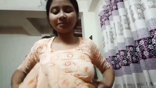 Attractive Indian takes off dress even though the boyfriend films her | XXX Video on AllSex.XXX