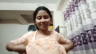 Attractive Indian takes off dress even though the boyfriend films her | XXX Video on AllSex.XXX