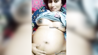 Pregnancy isn't a reason for the Desi camgirl to stop acting on camera | XXX Video on AllSex.XXX
