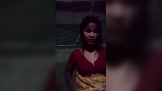 Naughty Indian exhibitionist can't live without XXX flashing