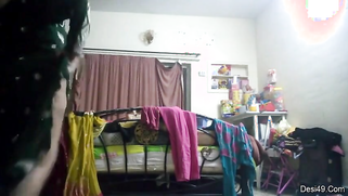 Tenant sets a hidden cam to spy on the naked Indian landlady | XXX Video on AllSex.XXX