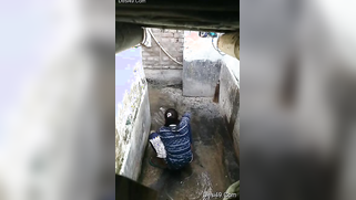 Pissing Desi woman doesn't suspect that hidden camera films her | XXX Video on AllSex.XXX