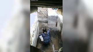 Pissing Desi woman doesn't suspect that hidden camera films her | XXX Video on AllSex.XXX