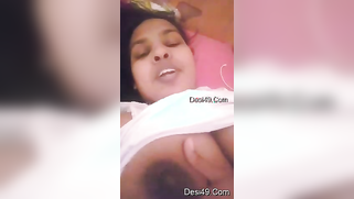 Indian bitch is in a mood to reveal boobs and cunt during the video call | XXX Video on AllSex.XXX