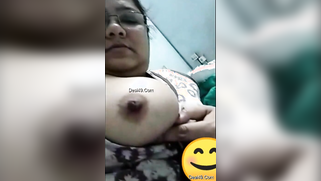 Solo XXX video where the nerdy Indian mom willingly shows tits | XXX Video on AllSex.XXX
