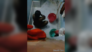 Pervert films the Indian landlady who doesn't know about it | XXX Video on AllSex.XXX