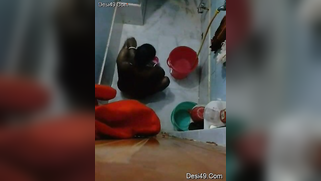 Pervert films the Indian landlady who doesn't know about it | XXX Video on AllSex.XXX