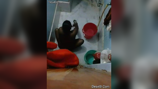 Pervert films the Indian landlady who doesn't know about it | XXX Video on AllSex.XXX