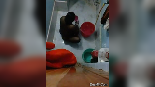 Pervert films the Indian landlady who doesn't know about it