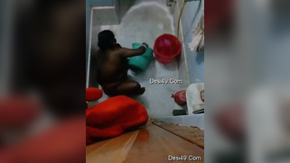 Pervert films the Indian landlady who doesn't know about it | XXX Video on AllSex.XXX