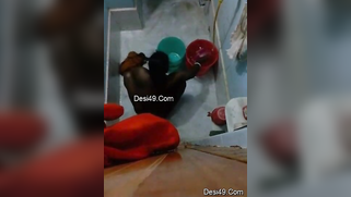 Pervert films the Indian landlady who doesn't know about it | XXX Video on AllSex.XXX