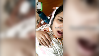 Flashing tits is a surprise that the Indian has prepared for the guy | XXX Video on AllSex.XXX