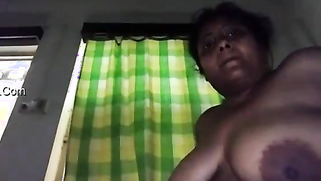 Aunty wakes up and starts the morning shaking Desi naked body | XXX Video on AllSex.XXX
