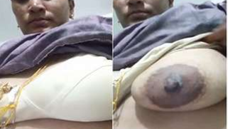 Dirty-minded aunty brags about big Desi nipples in close-up video | XXX Video on AllSex.XXX