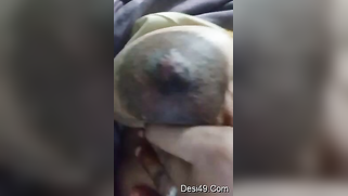 Dirty-minded aunty brags about big Desi nipples in close-up video | XXX Video on AllSex.XXX