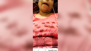 Desire to flash boobs fills the Indian woman during the video call | XXX Video on AllSex.XXX