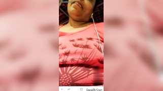 Desire to flash boobs fills the Indian woman during the video call | XXX Video on AllSex.XXX