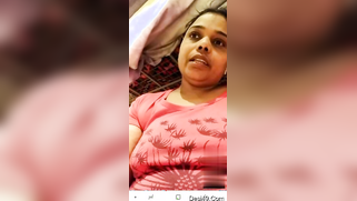 Desire to flash boobs fills the Indian woman during the video call | XXX Video on AllSex.XXX