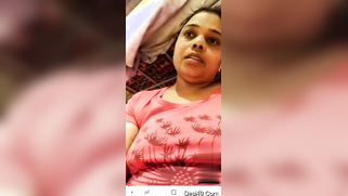 Desire to flash boobs fills the Indian woman during the video call | XXX Video on AllSex.XXX