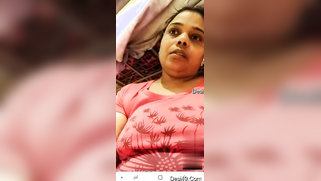 Desire to flash boobs fills the Indian woman during the video call
