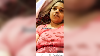 Desire to flash boobs fills the Indian woman during the video call | XXX Video on AllSex.XXX