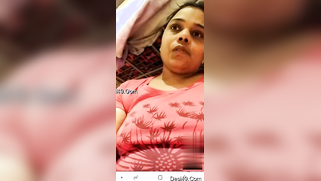 Desire to flash boobs fills the Indian woman during the video call | XXX Video on AllSex.XXX