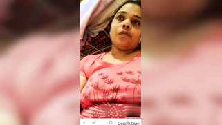Desire to flash boobs fills the Indian woman during the video call | XXX Video on AllSex.XXX