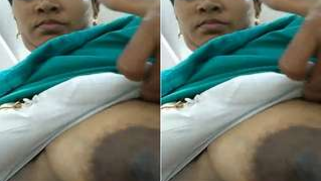 Video of the Desi aunty playing with nipples is called close-up | XXX Video on AllSex.XXX