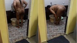 Desi aunty will see a peeper with a camera if she turns head around | XXX Video on AllSex.XXX