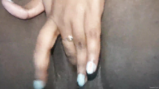 Camgirl plays with juicy Indian snatch in the close-up video | XXX Video on AllSex.XXX