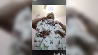 Engaged Desi is so happy that decides to expose nice titties | XXX Video on AllSex.XXX