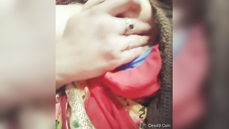 Playful Indian lady pulls boobies out at every opportunity | XXX Video on AllSex.XXX