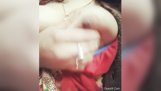 Playful Indian lady pulls boobies out at every opportunity | XXX Video on AllSex.XXX