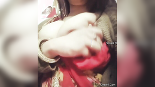 Playful Indian lady pulls boobies out at every opportunity | XXX Video on AllSex.XXX