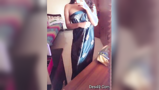 Babe thinks Indians and other men will be impressed with the naked body | XXX Video on AllSex.XXX