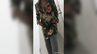 Woman wants to make the Desi hubby jealous so she undresses on camera | XXX Video on AllSex.XXX