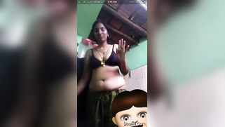 Aunty flashes left chest thinking it will be enough for the blackmailer | XXX Video on AllSex.XXX