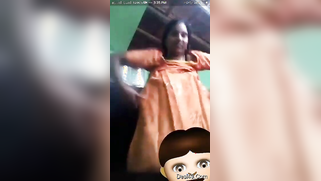 Aunty flashes left chest thinking it will be enough for the blackmailer | XXX Video on AllSex.XXX