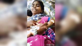 Naturalist sees Desi MILF with left breast out and focuses on it | XXX Video on AllSex.XXX