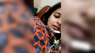 Horny lad jerks off looking at Indian mom's juicy wet pussy | XXX Video on AllSex.XXX