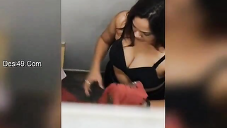 Student with a camera secretly films the Desi changing clothes | XXX Video on AllSex.XXX