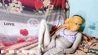 Anonymous Desi in yellow balaclava uses fingers to satisfy pussy | XXX Video on AllSex.XXX