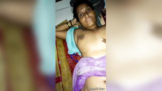 Cameraman films the Indian aunty and doesn't think it's a shame | XXX Video on AllSex.XXX