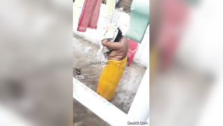 MILF dries hair and body outdoors being filmed by an Indian perv | XXX Video on AllSex.XXX